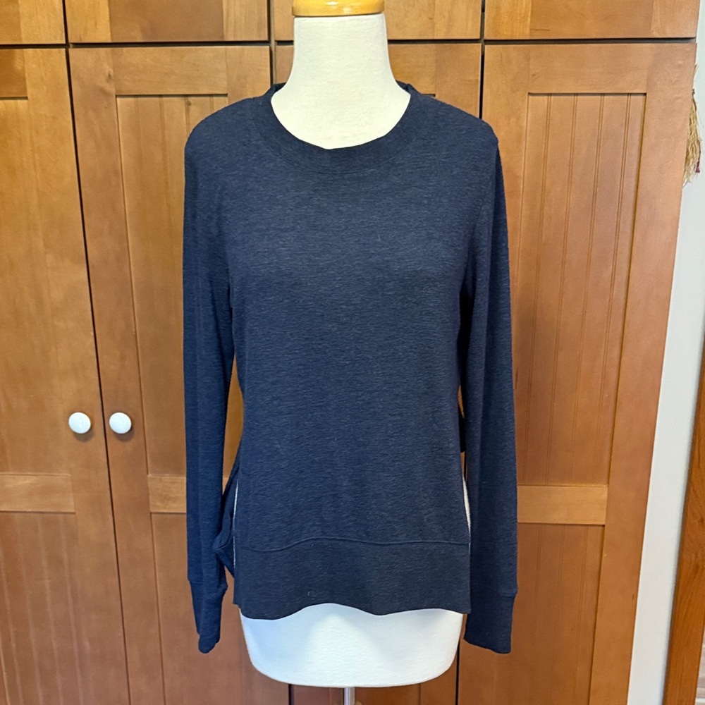 Alo Navy Long Sleeve Crew Neck Top